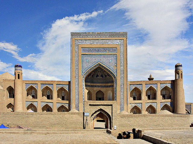 The Allakuli-khan madrasah