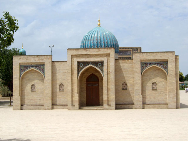 Muyi Muborak madrasah and Tilla-sheikh mosque